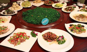 靜雨軒清真茶餐廳 品味西寧美食，享受便捷聚會